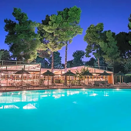 Club 4*