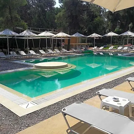 Club Hotel