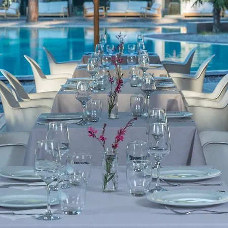 Hotel Club 4*