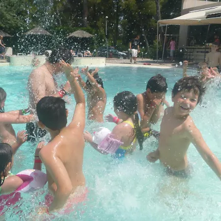 Club Hotel